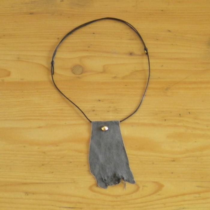 Collier gris daim - Genève