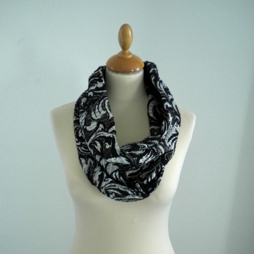 Gold cashmere print snood