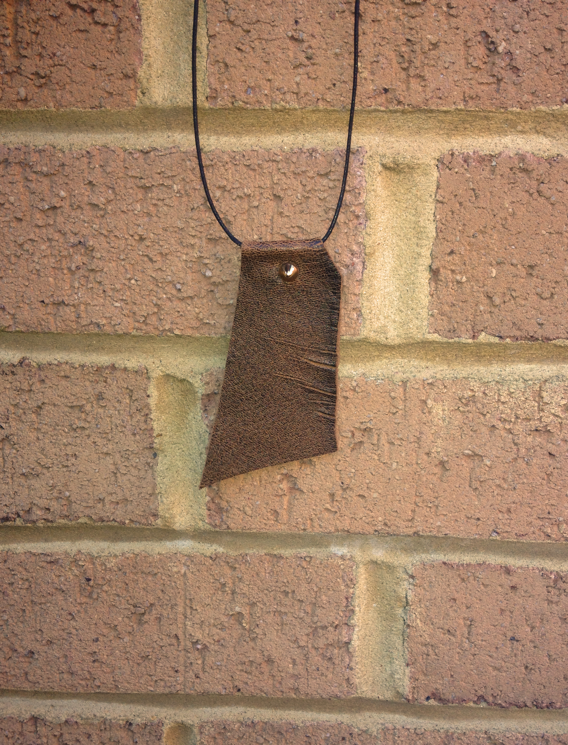  Leather necklace in brown