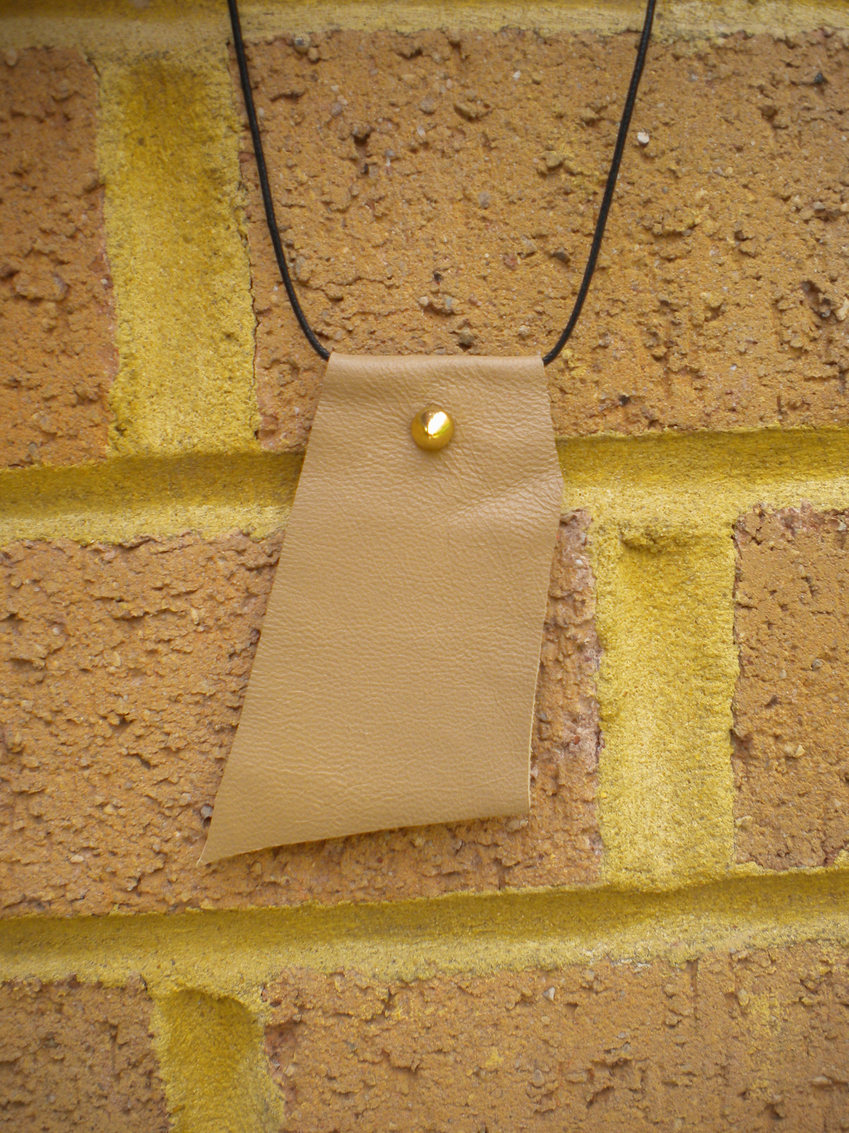 Beige leather necklace