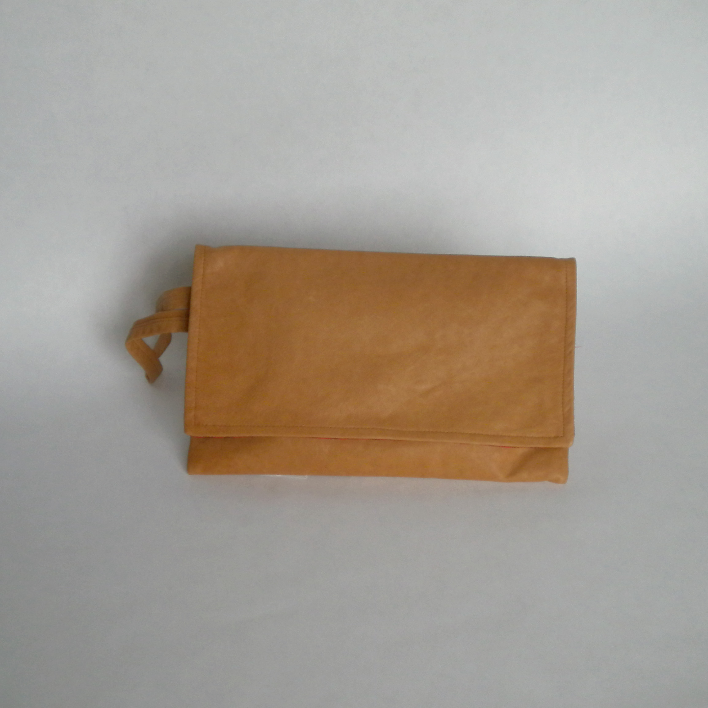  Pochette en cuir naturel 