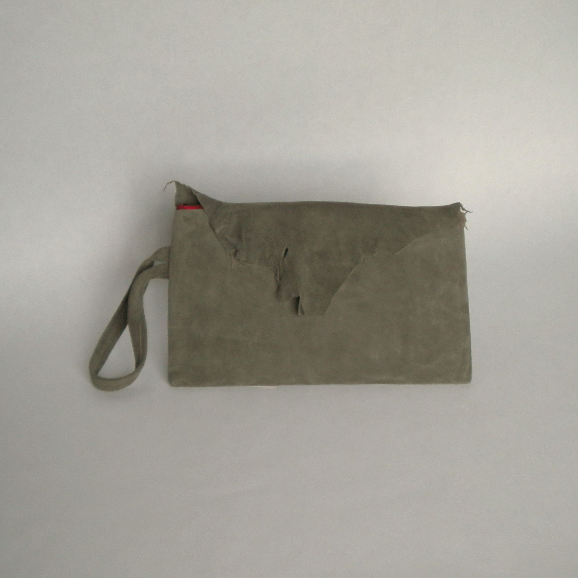  Pochette kaki foncé en daim