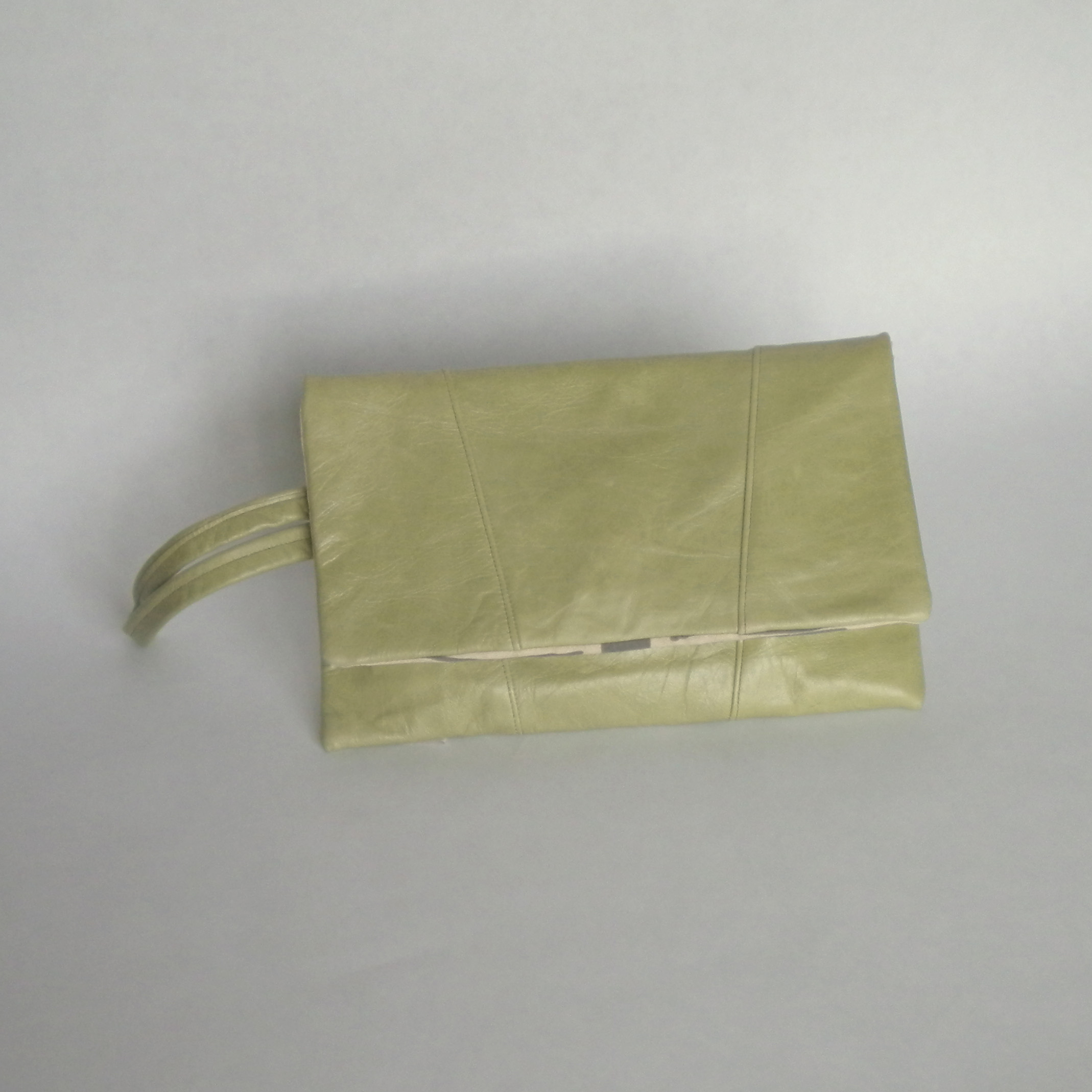  Pochette menthe en cuir 