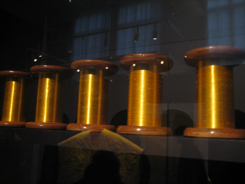  Gold spider thread