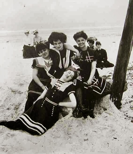  Bathing suit in 1906